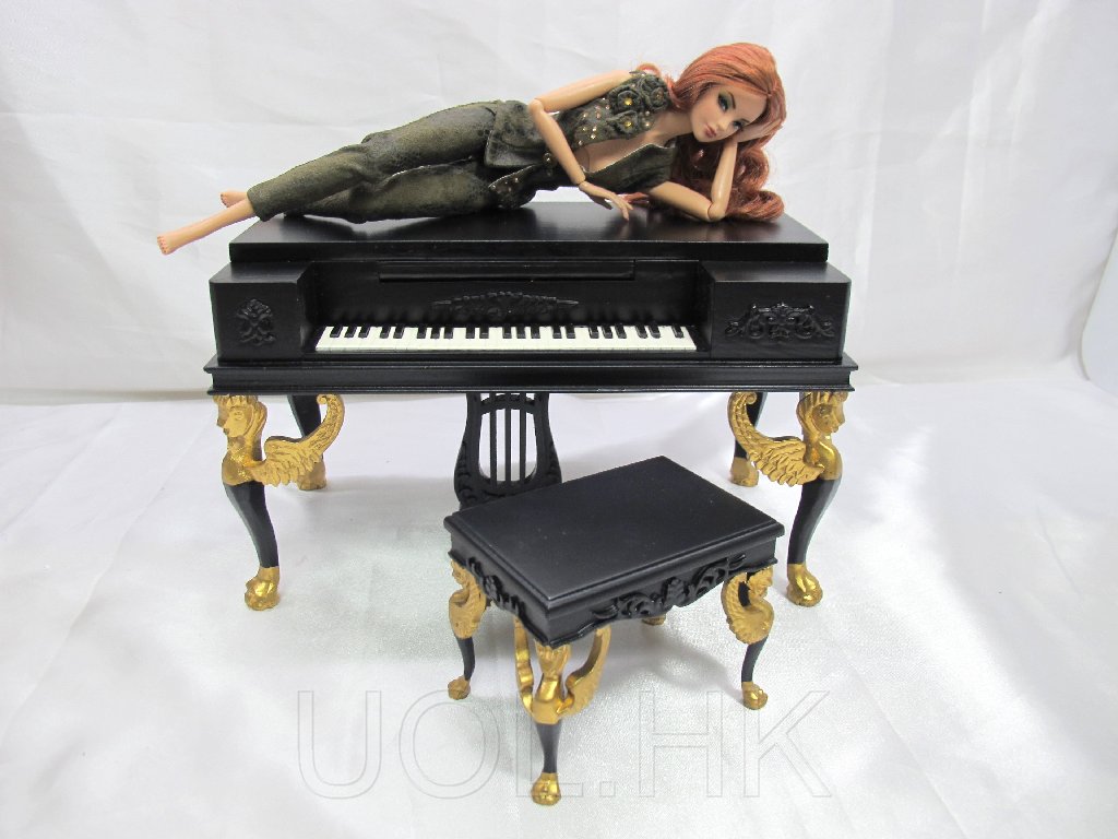 barbie doll piano